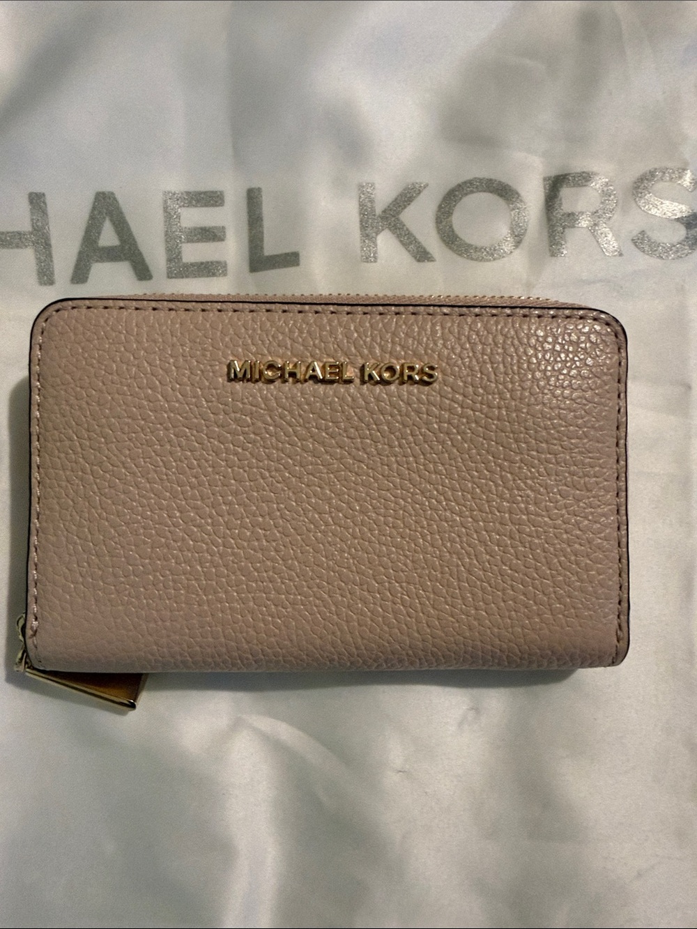 Michael Kors Pebbled Leather Zip Card Holder in Taupe